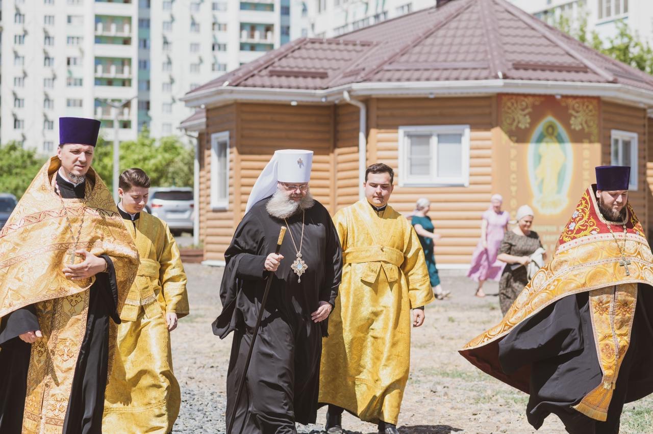 Глава Донской митрополии совершил чин освящения закладного камня в основание будущего храма