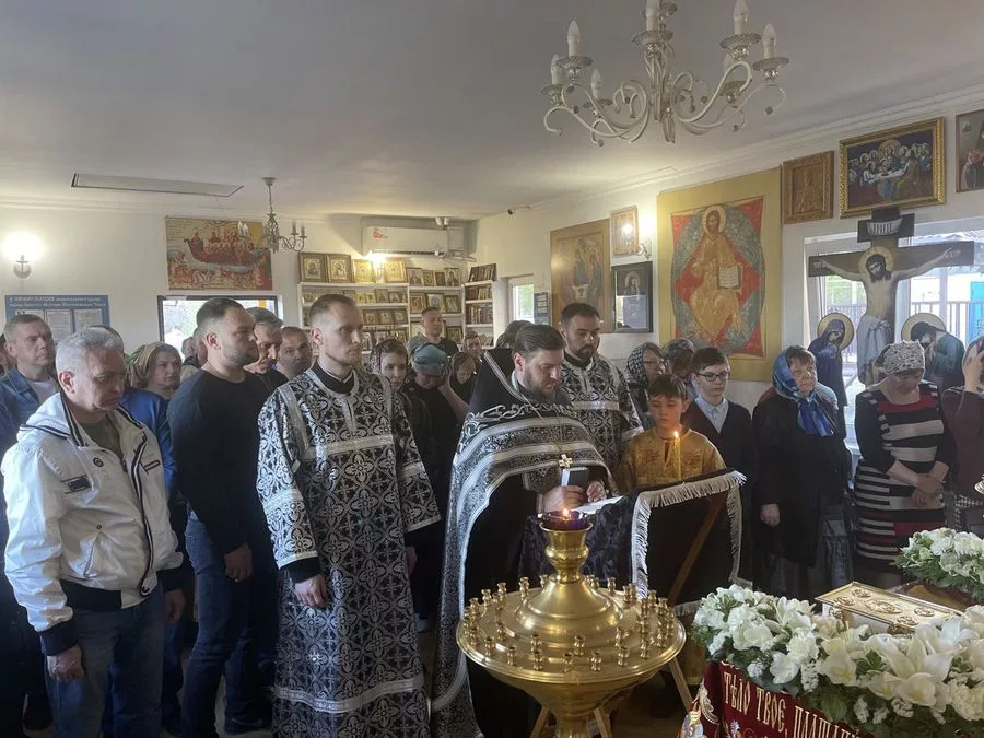 Вынос Плащаницы и Чин погребения (Великая пятница, 18.04.2025)