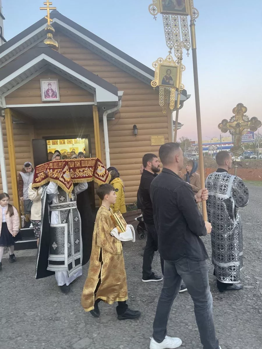 Вынос Плащаницы и Чин погребения (Великая пятница, 18.04.2025)