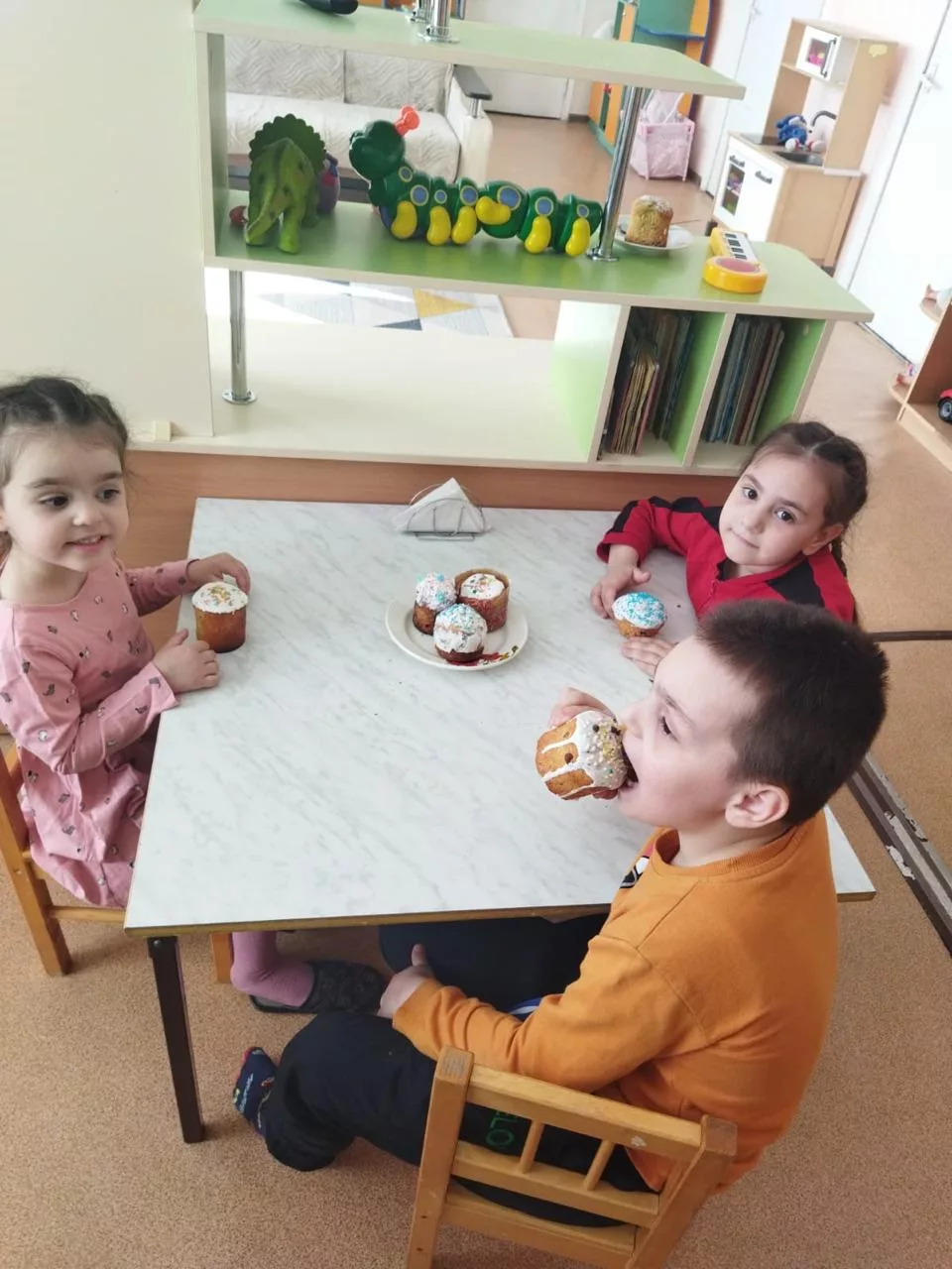 Свет Христов в делах любви: пасхальные поздравления от храма в честь иконы Божией Матери «Неупиваемая Чаша»