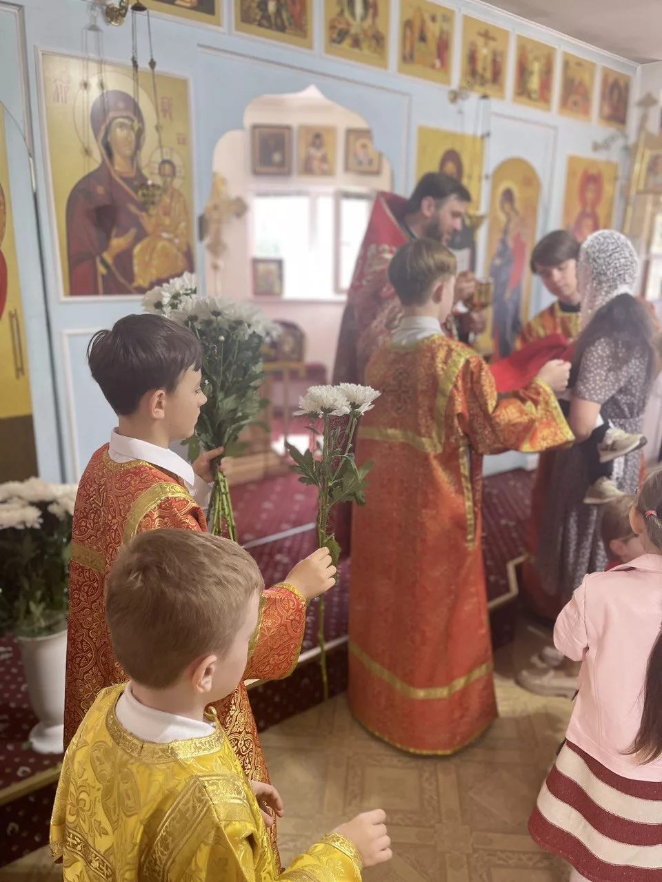 Неделя святых жен-мироносиц (04.05.2025): праздник верности и любви