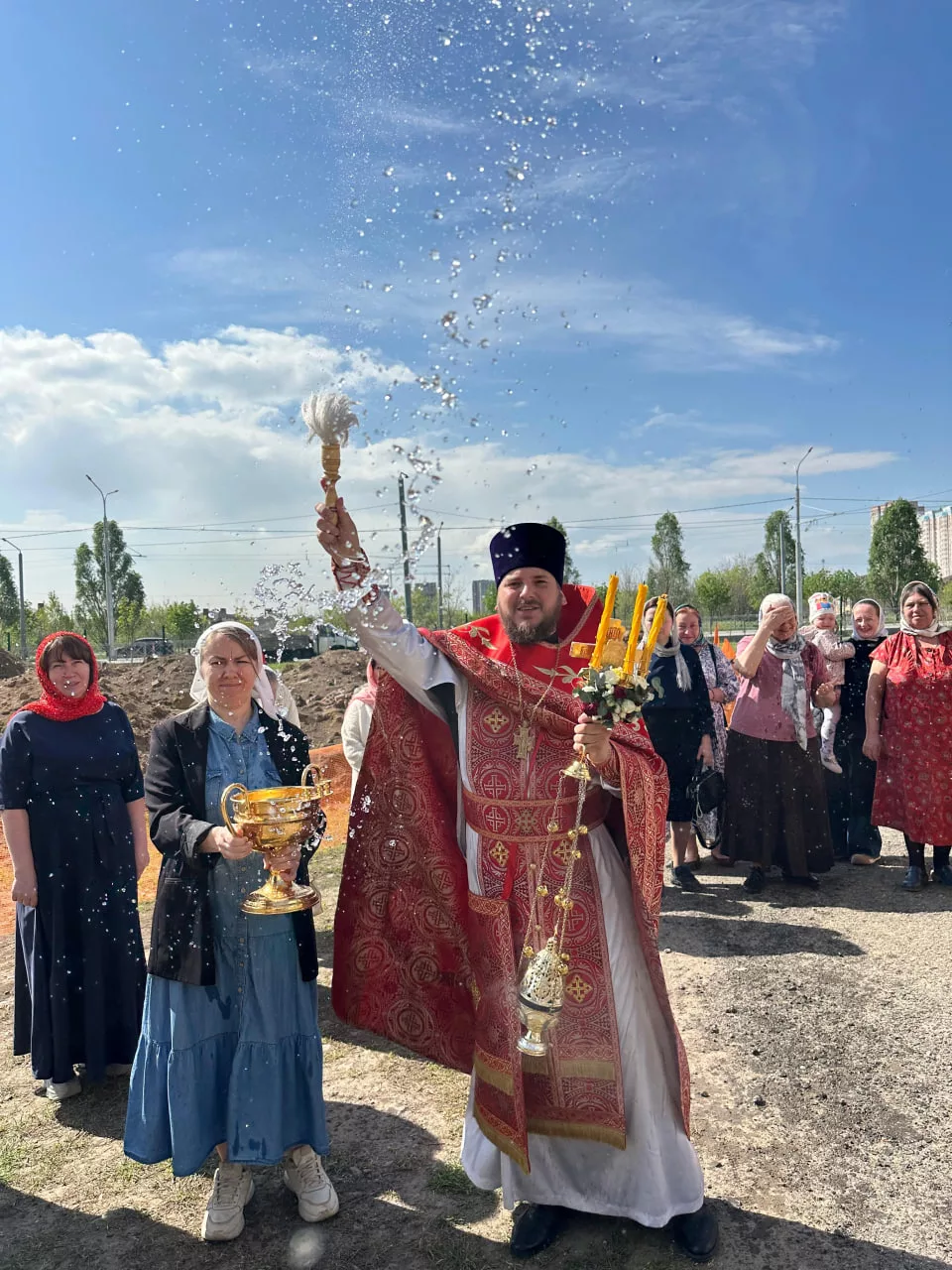 Светлая Седмица: крестные ходы и раздача артоса