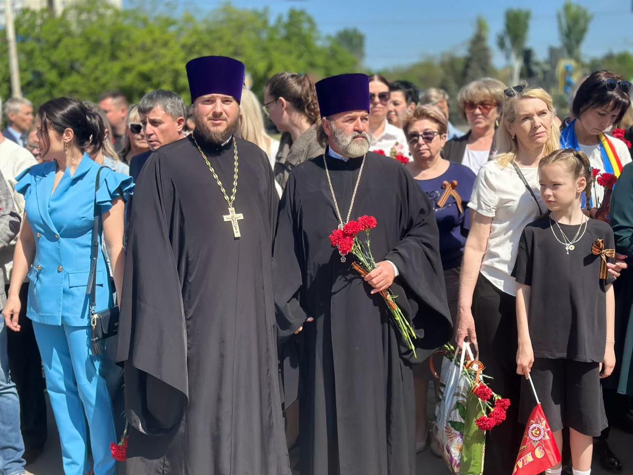 Настоятель храма «Неупиваемая Чаша» принял участие в возложении цветов к Мемориалу "Солдатам Победы" (07.05.2025)
