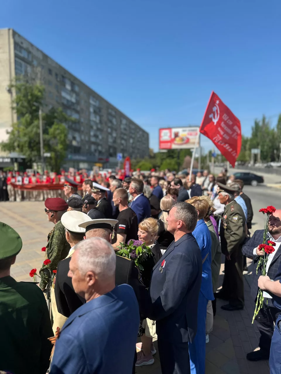 Настоятель храма «Неупиваемая Чаша» принял участие в возложении цветов к Мемориалу "Солдатам Победы" (07.05.2025)
