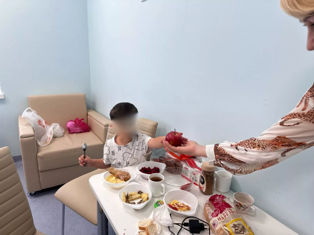 Посещение областной детской клинической больницы и передача вещей в БФ "Добрый ангел" (19.08.25)