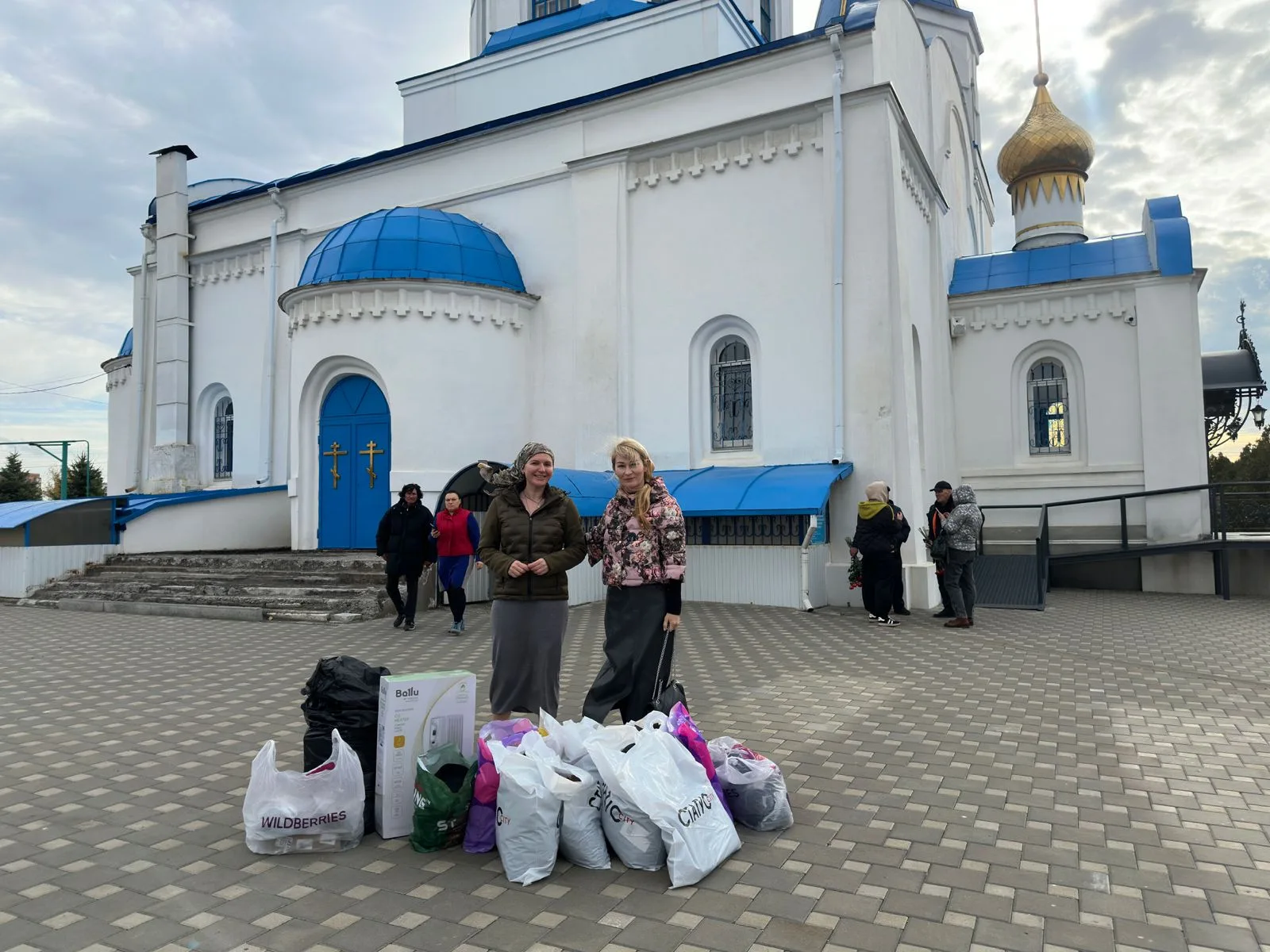 Акция "Дари тепло" и передача гуманитарной помощи в госпиталь