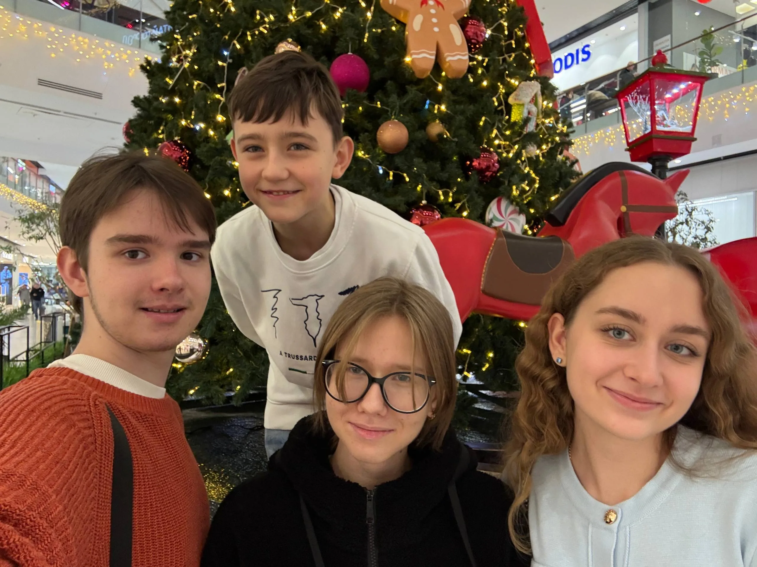 Молодежка храма “Неупиваемая Чаша” на премьере фильма о святом Федоре Томском