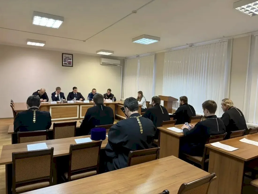 Рабочее совещание приходов Западного благочиния и администрации Советского района