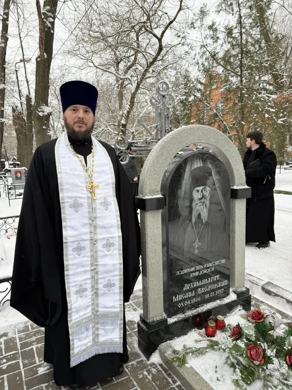 Панихида на могиле архимандрита Мисаила (Введенского)