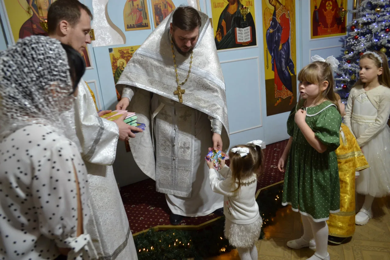 Рождественское поздравление от воспитанников воскресной школы (11.01.2026)