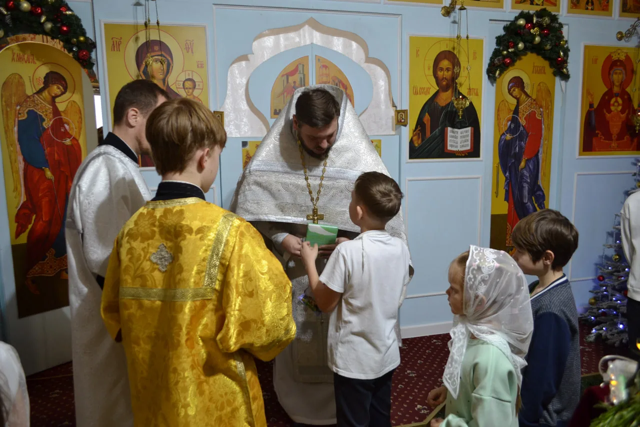 Рождественское поздравление от воспитанников воскресной школы (11.01.2026)