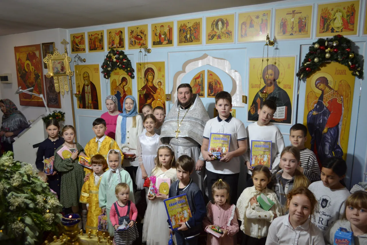Рождественское поздравление от воспитанников воскресной школы (11.01.2026)