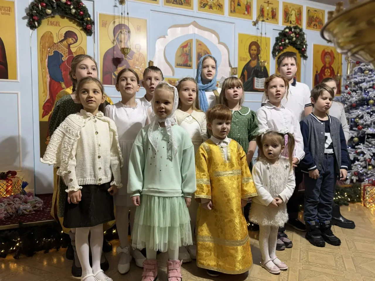 Рождественское поздравление от воспитанников воскресной школы (11.01.2026)