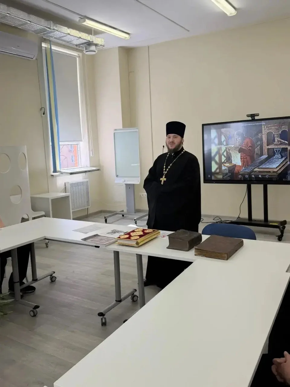 Настоятель храма «Неупиваемая Чаша» посетил школу № 115