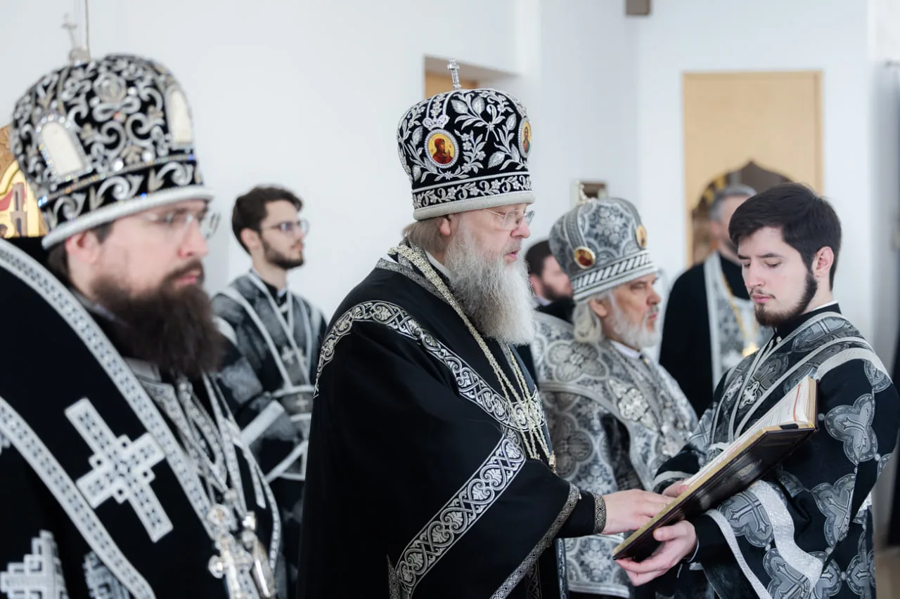 В Троицком храме Свято-Иверского монастыря совершено общее говение духовенства Ростовской-на-Дону епархии (18.03.26)