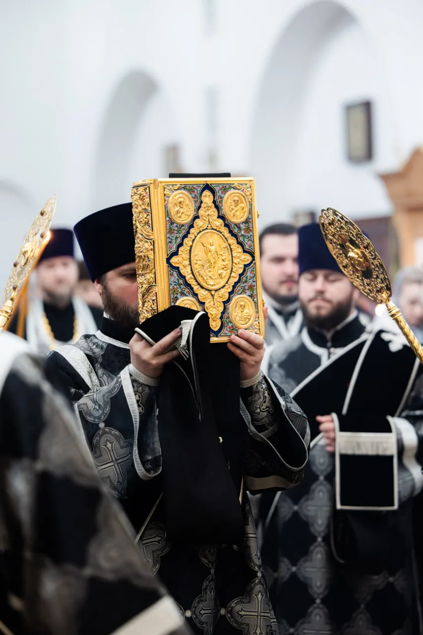 В Троицком храме Свято-Иверского монастыря совершено общее говение духовенства Ростовской-на-Дону епархии (18.03.26)