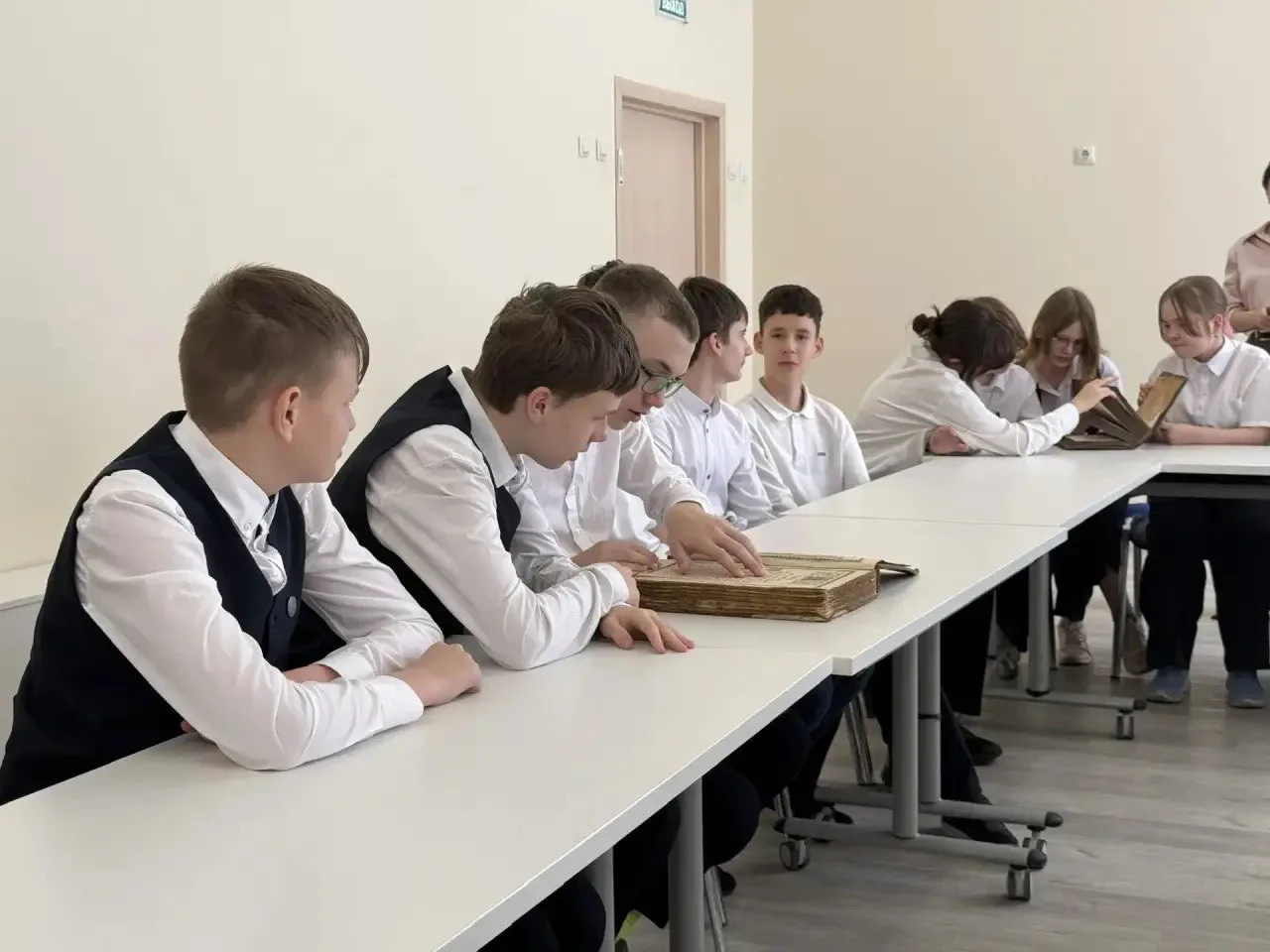 Настоятель храма «Неупиваемая Чаша» посетил школу № 115