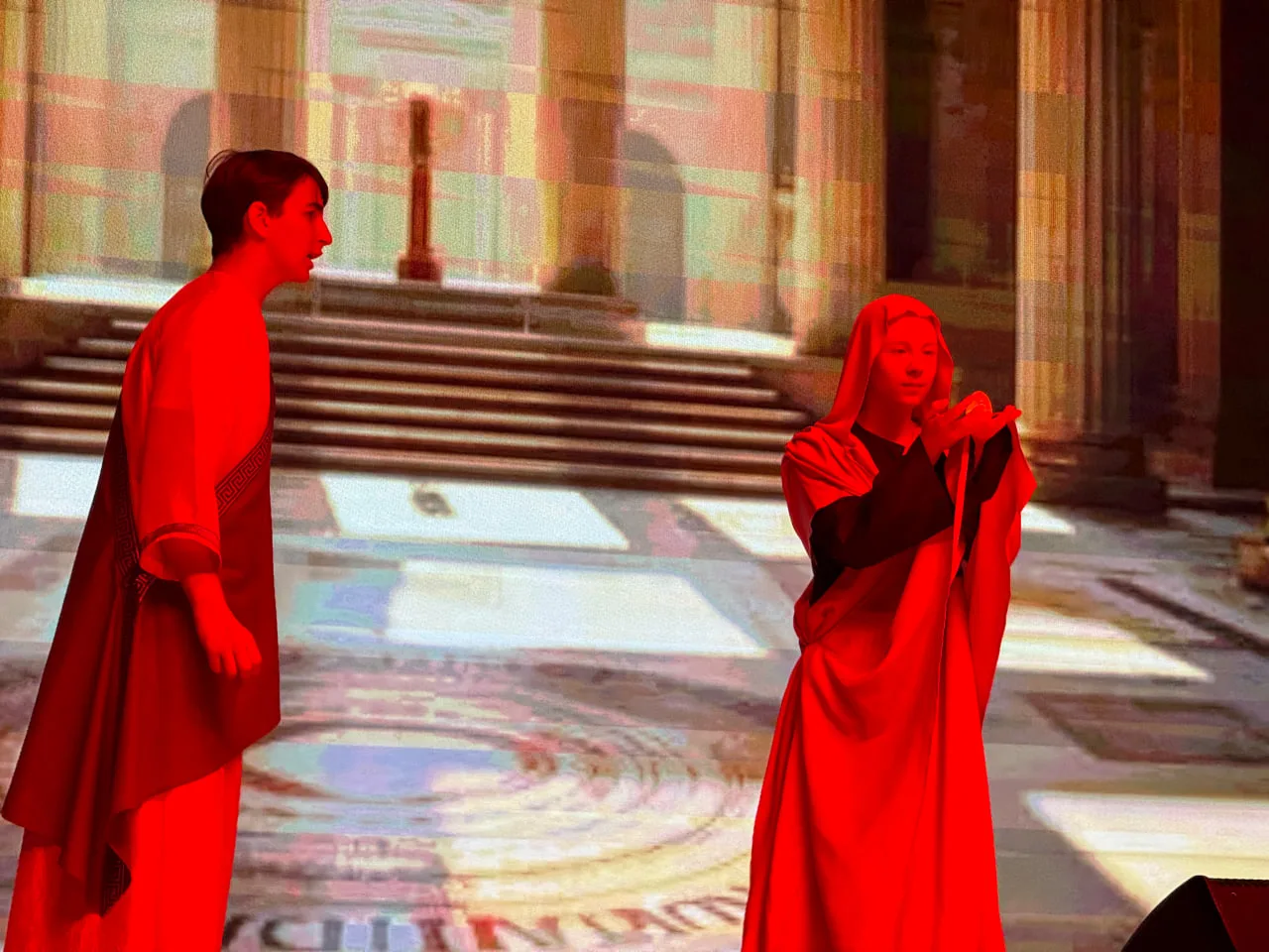 Настоятель храма "Неупиваемая Чаша" посетил праздничный пасхальный концерт в школе №115