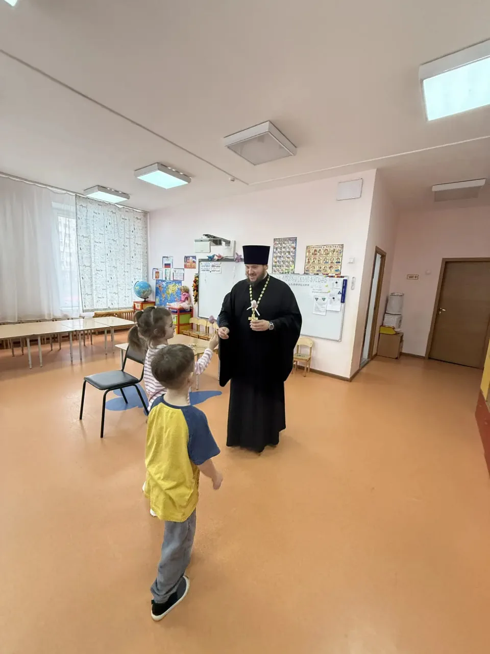 Настоятель храма «Неупиваемая Чаша» посетил Детский сад № 12 (15.04.26)
