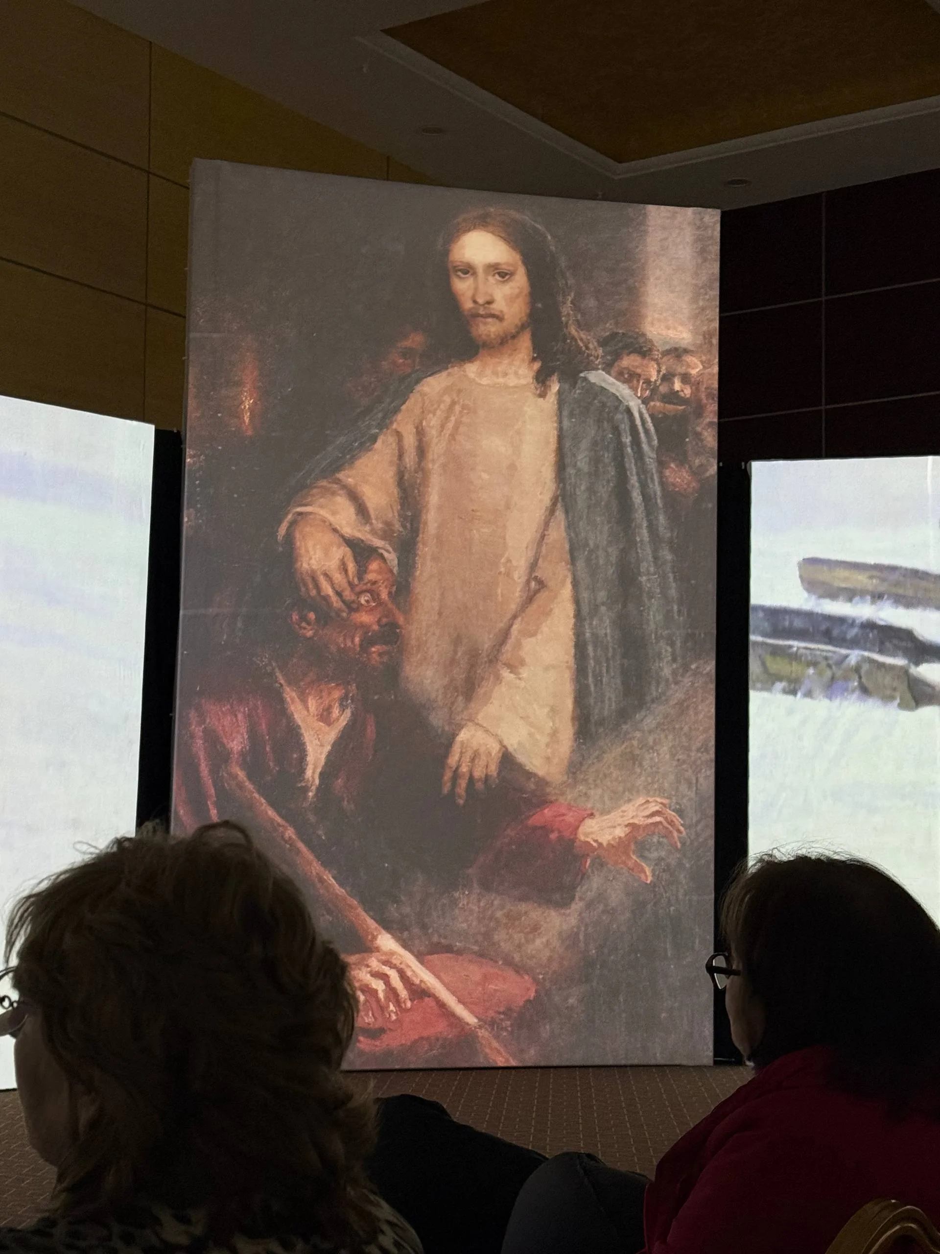 Молодежная группа храма посетила мультимедийную выставку картин В. И. Сурикова