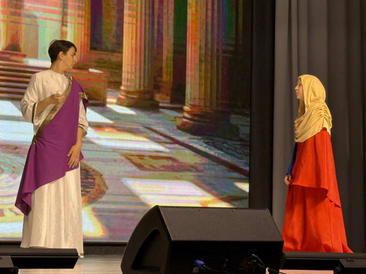 Настоятель храма "Неупиваемая Чаша" посетил праздничный пасхальный концерт в школе №115